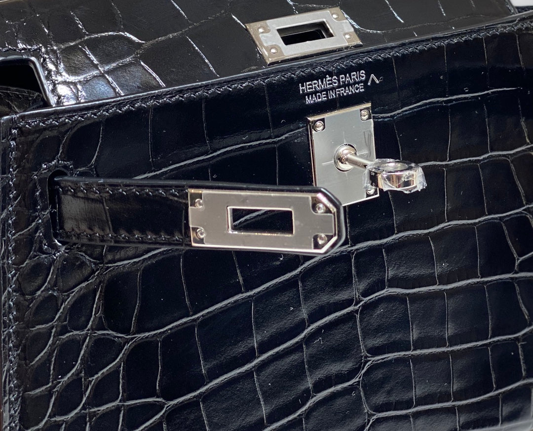 Hermes 25S Mini Kelly 19 in Black Calfskin Silver Hardware Bag