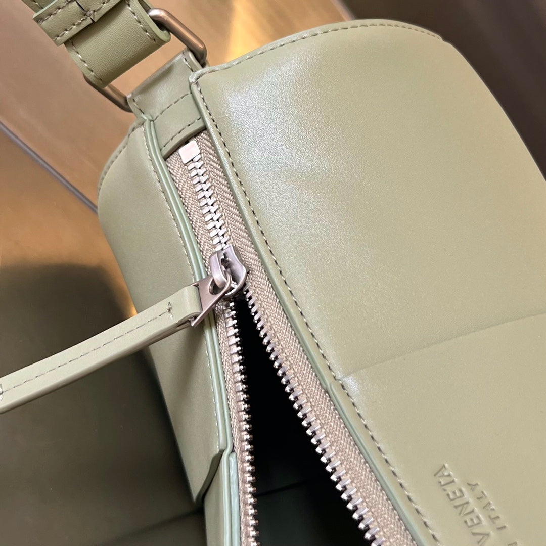 Bottega Veneta Cylinder Cassette 30 in Travertine Calfskin Bag