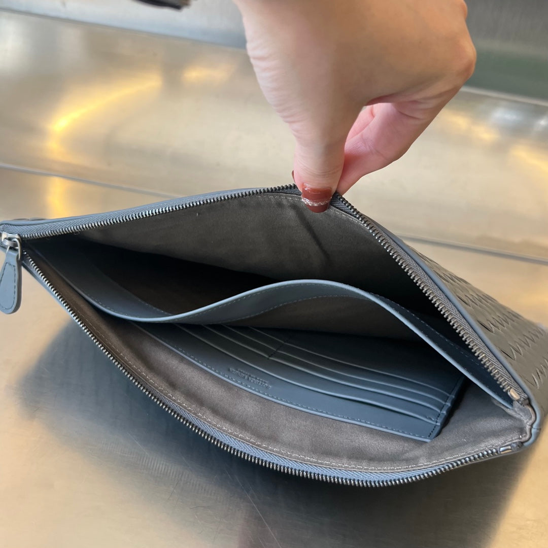 Bottega Veneta Intrecciato 30 in Grey Steel Lambskin Bag