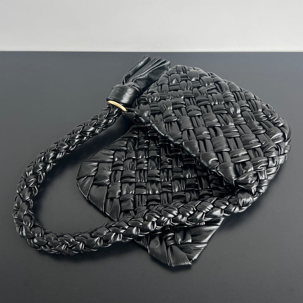 Bottega Veneta Kalimero Città 25 in Black Calfskin Bag