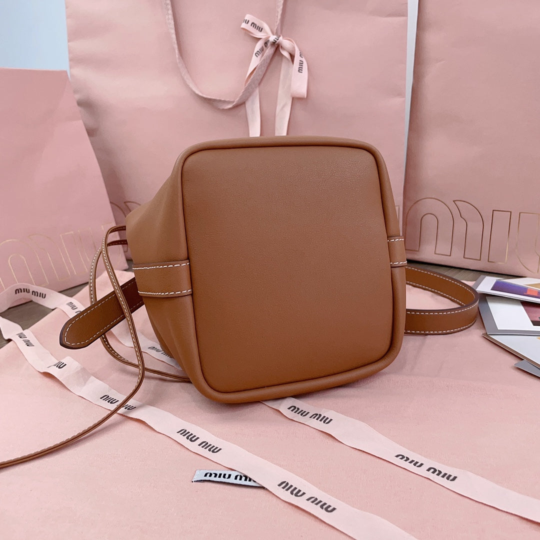 Bucket Bag 29 in Bronze Brown Calfskin