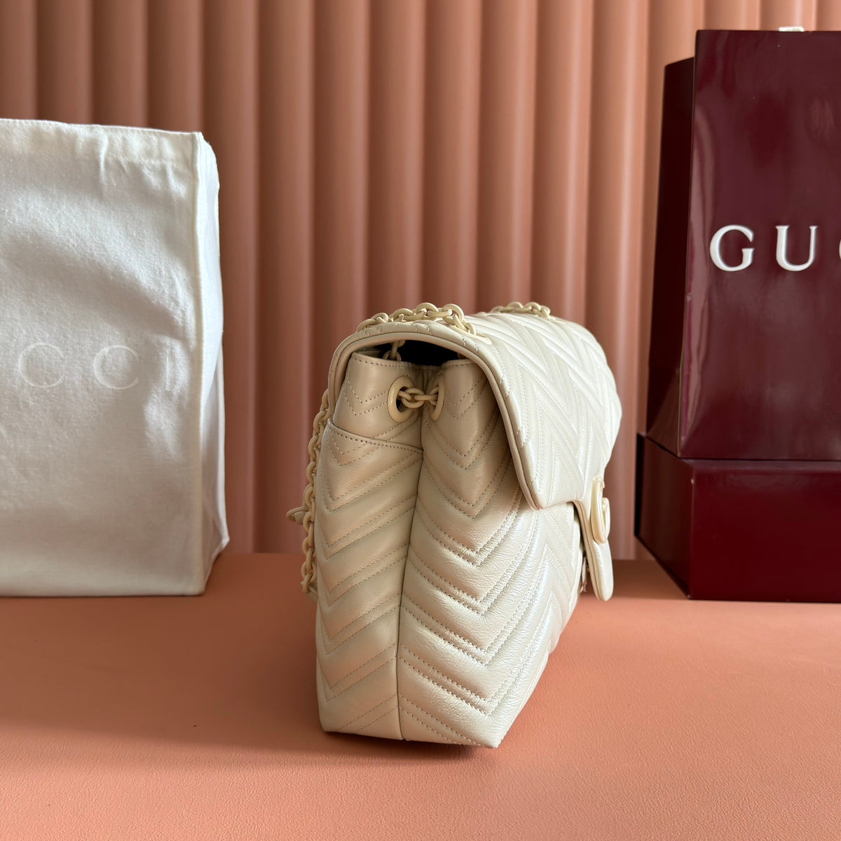 Gucci 26S Marmont Bag 37 in Cream White Calfskin