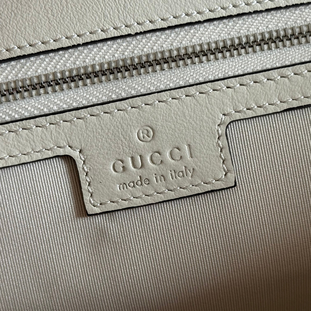 Gucci 26S Marmont Bag 37 in Cream White Calfskin
