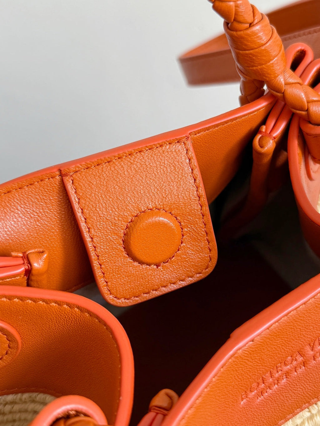 Bottega Veneta 25S Small Parachute 20 in Burned Orange Calfskin and Raffia Bag