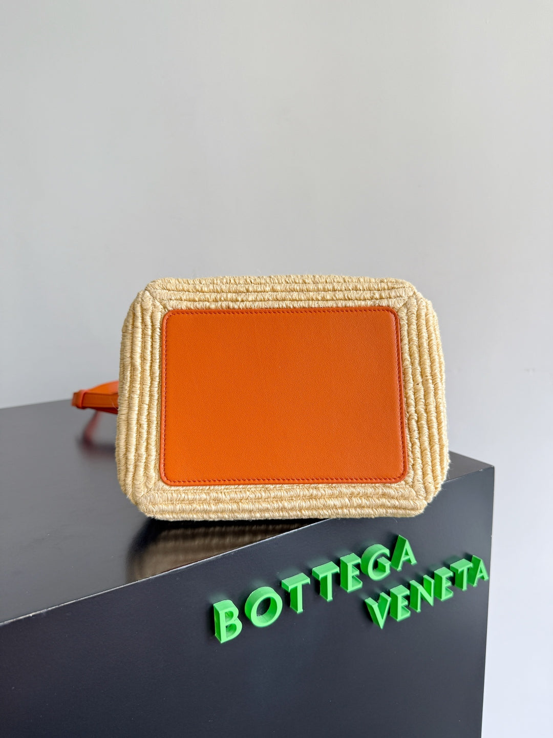 Bottega Veneta 25S Small Parachute 20 in Burned Orange Calfskin and Raffia Bag