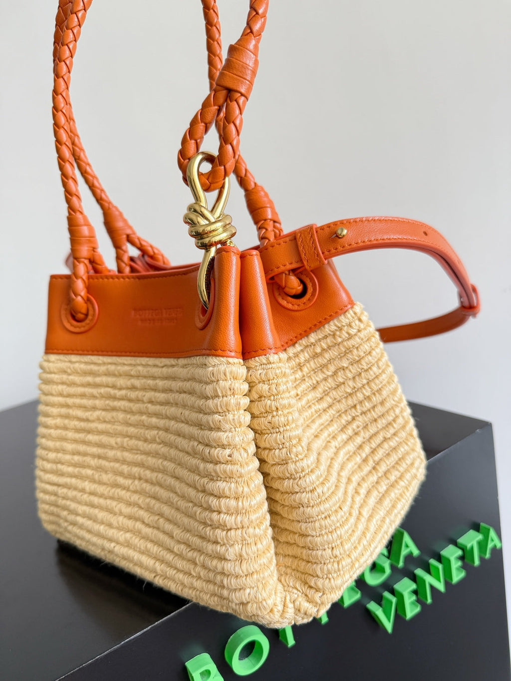 Bottega Veneta 25S Small Parachute 20 in Burned Orange Calfskin and Raffia Bag