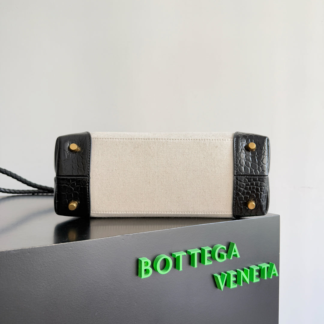 Bottega Veneta 25S Medium Andiamo 32 in Ivory Black Calfskin and Canvas Bag