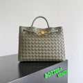 Bottega Veneta 25S Medium Andiamo 32 in Olive Green Calfskin Gold Hardware Bag