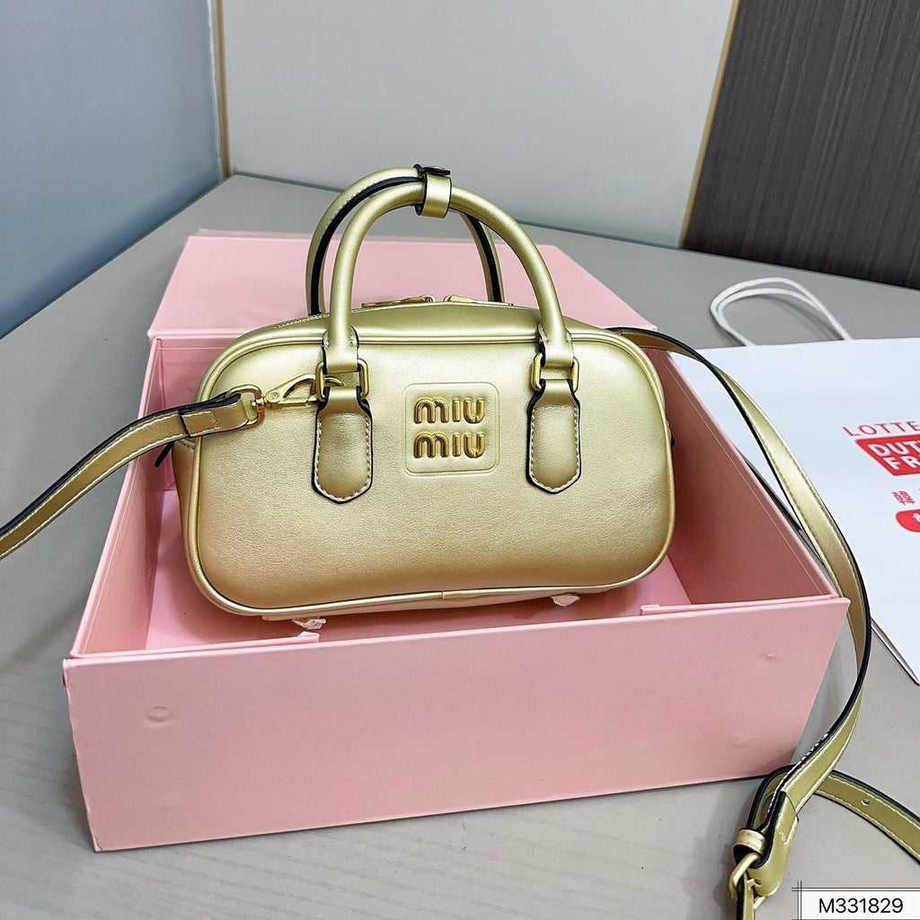 Arcadie 25 Bag in Golden Calfskin