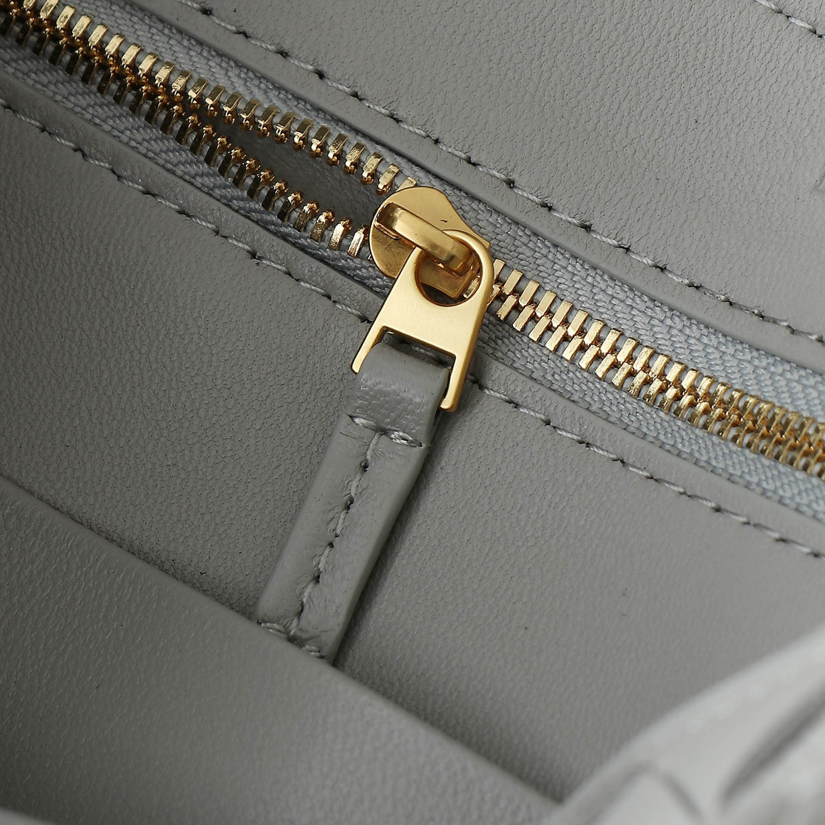 Bottega Veneta Medium Andiamo 32cm Grey Lambskin Bag