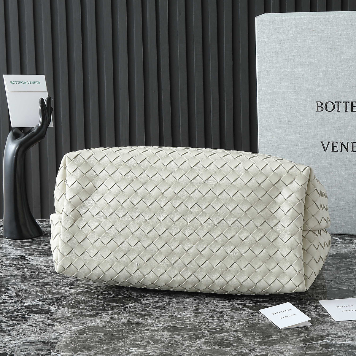 Bottega Veneta 25S Large Andiamo 42 in Ivory Calfskin Gold Hardware Bag