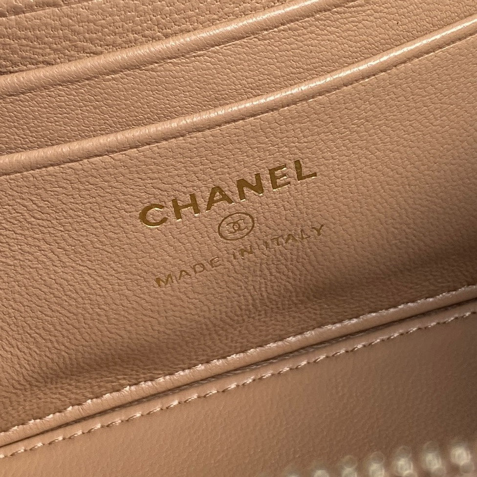Chanel 25S Vanity Case 17 in Tan Brown Patent Calfskin Gold Hardware