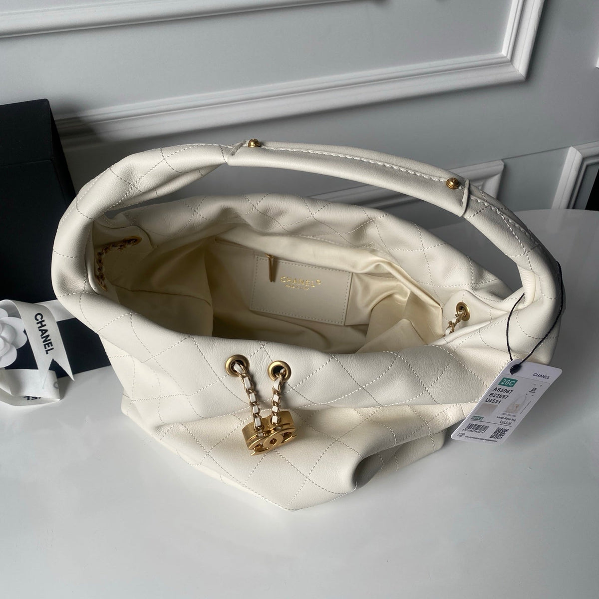 Chanel 25S Hobo Bag 45 in Cream White Lambskin