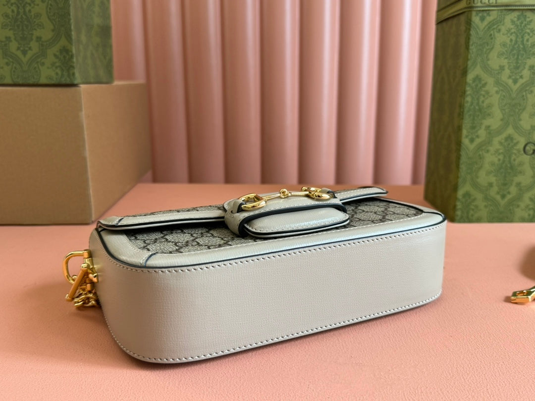 Gucci Horsebit 1955 Bag 24 in Beige Canvas and White Calfskin