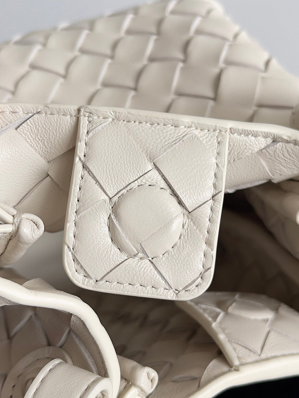Bottega Veneta Bv Small Parachute 21 Sea Salt Lambskin Ghw Bag