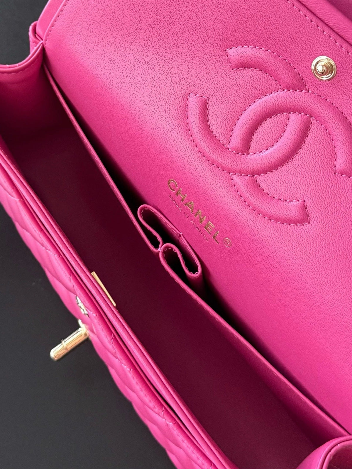 Chanel 25S Classic Flap Bag 25 cm in Pink Lambskin with Gold Hardware