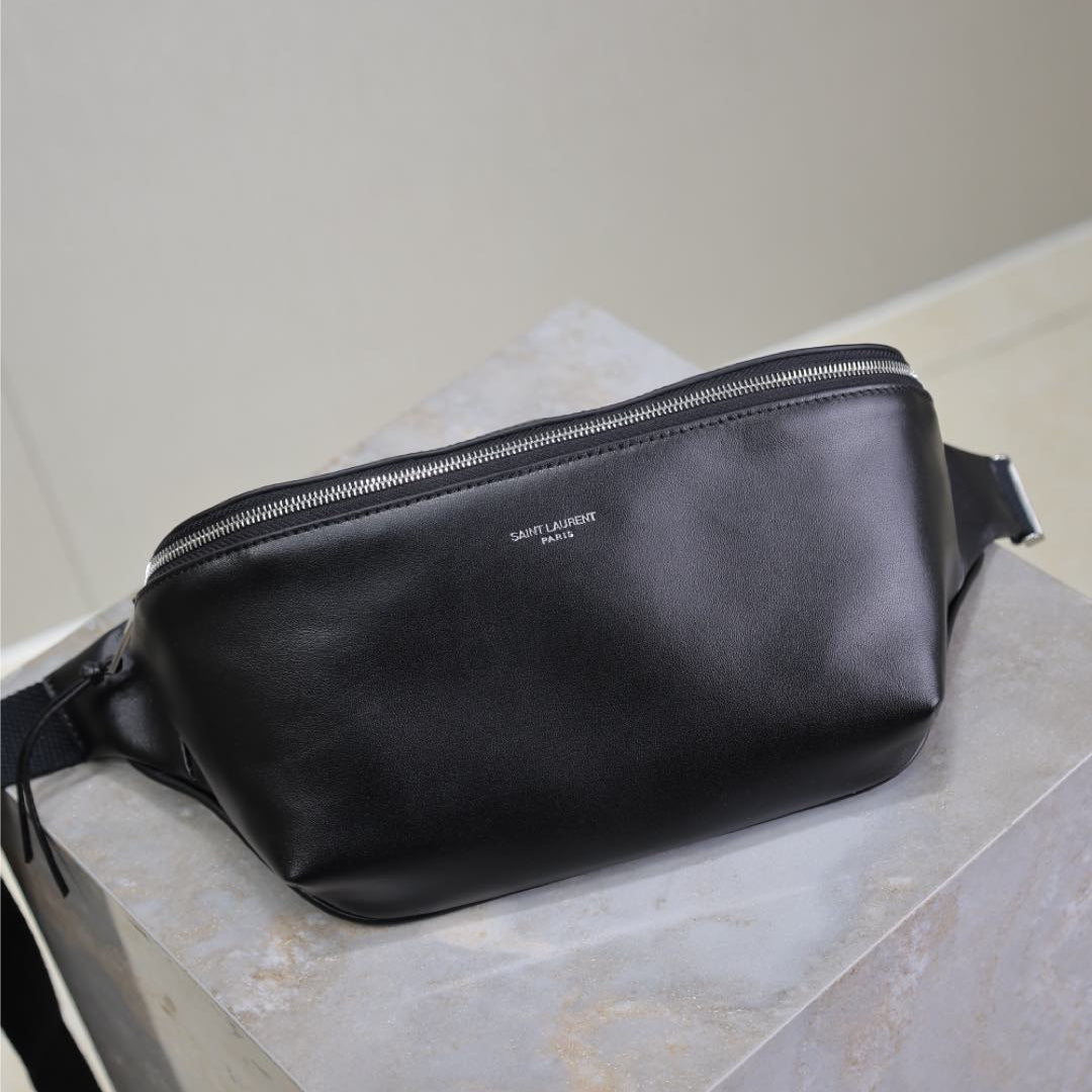 Saint Laurent Classic Crossbody Bag 26 in Black Lambskin