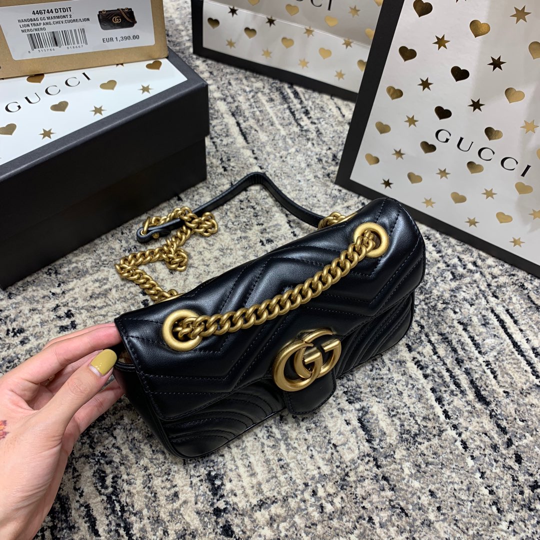 Gucci Marmont 22cm Black Calfskin Gold Hardware Bag